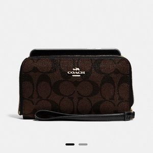 💙 Signature canvas Coach phone wallet!